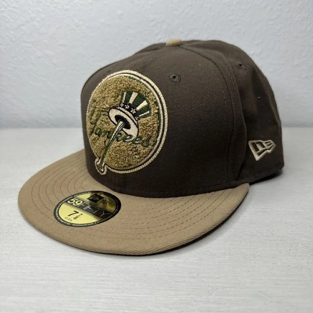New Era NY Yankees Big Logo Chenille 59FIFTY Brown Fitted Hat